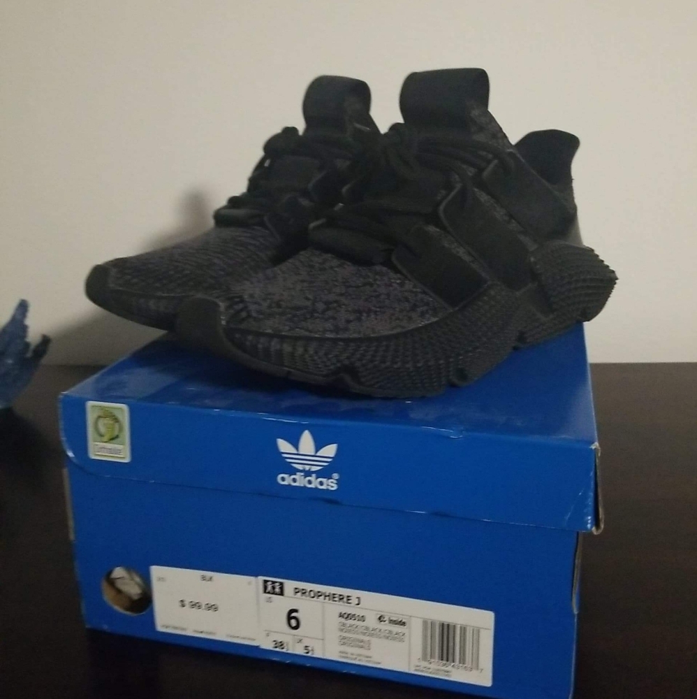 Fits woman sz 8